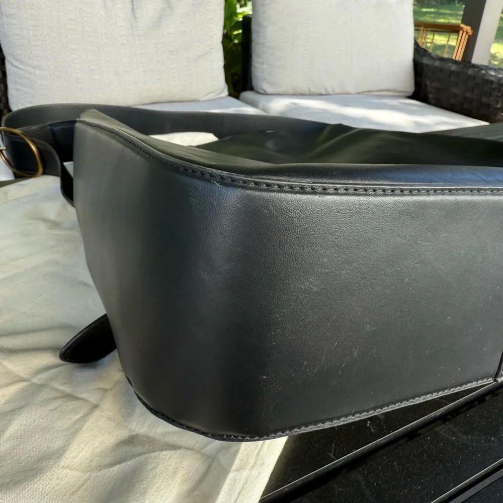 Banana Republic leather tote - Picture 11 of 11